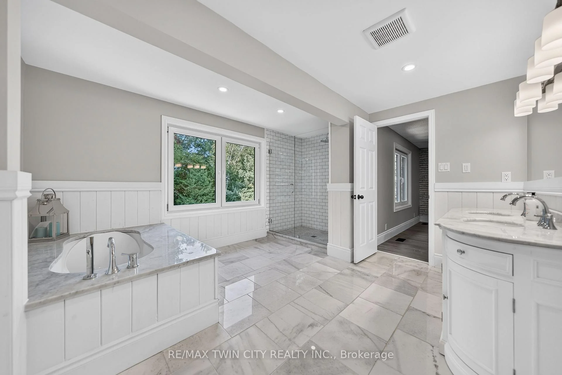 Photo 61 of 50 Roehampton Court, Kitchener, Stanley Park — HOMEH