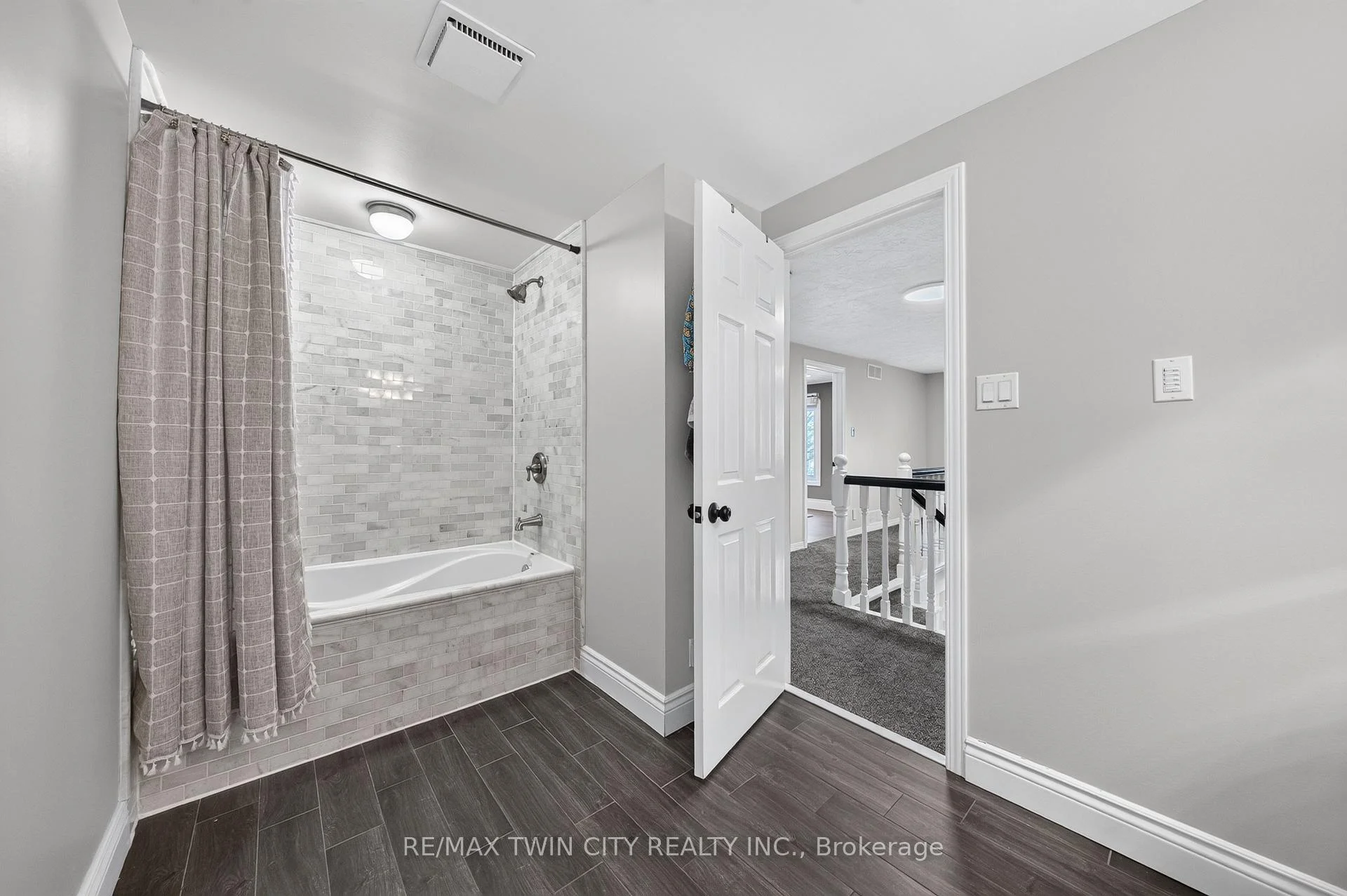 Photo 67 of 50 Roehampton Court, Kitchener, Stanley Park — HOMEH