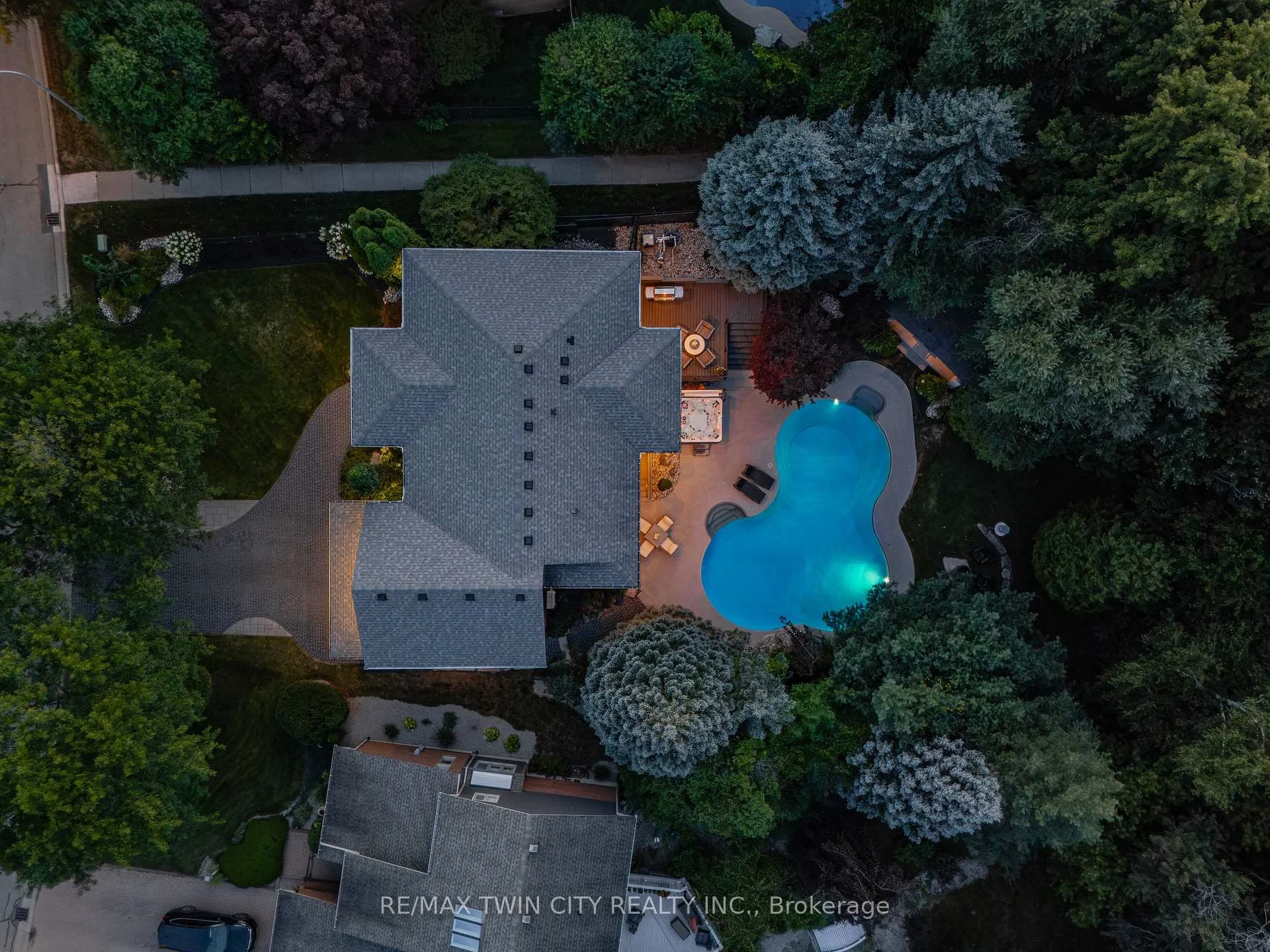 Photo 93 of 50 Roehampton Court, Kitchener, Stanley Park — HOMEH