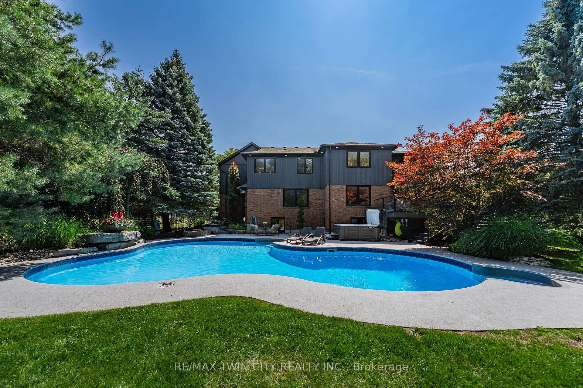 Photo 95 of 50 Roehampton Court, Kitchener, Stanley Park — HOMEH