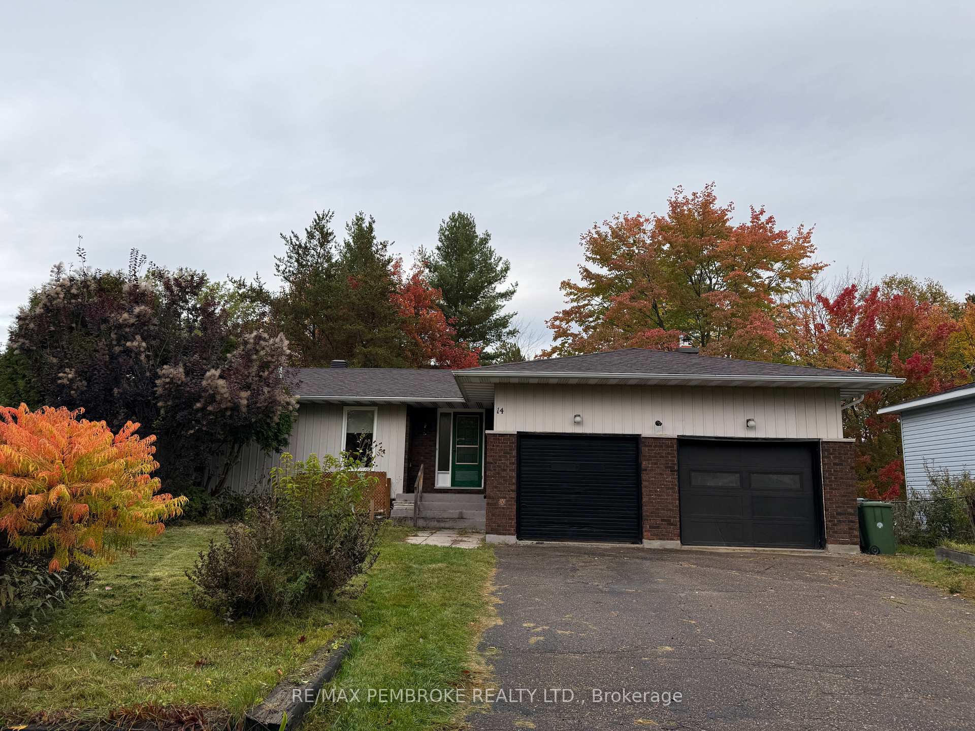 Photo 1 of 14 Roy Street, Petawawa, Petawawa — HOMEH
