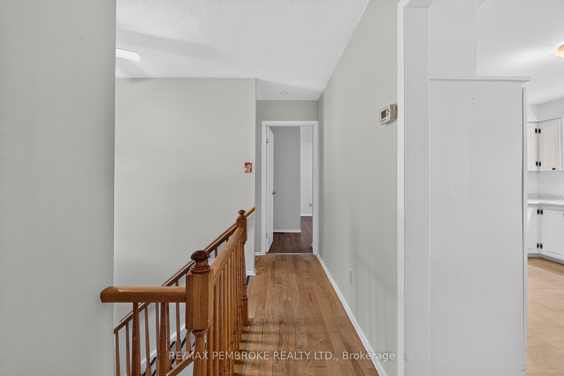 Photo 19 of 14 Roy Street, Petawawa, Petawawa — HOMEH