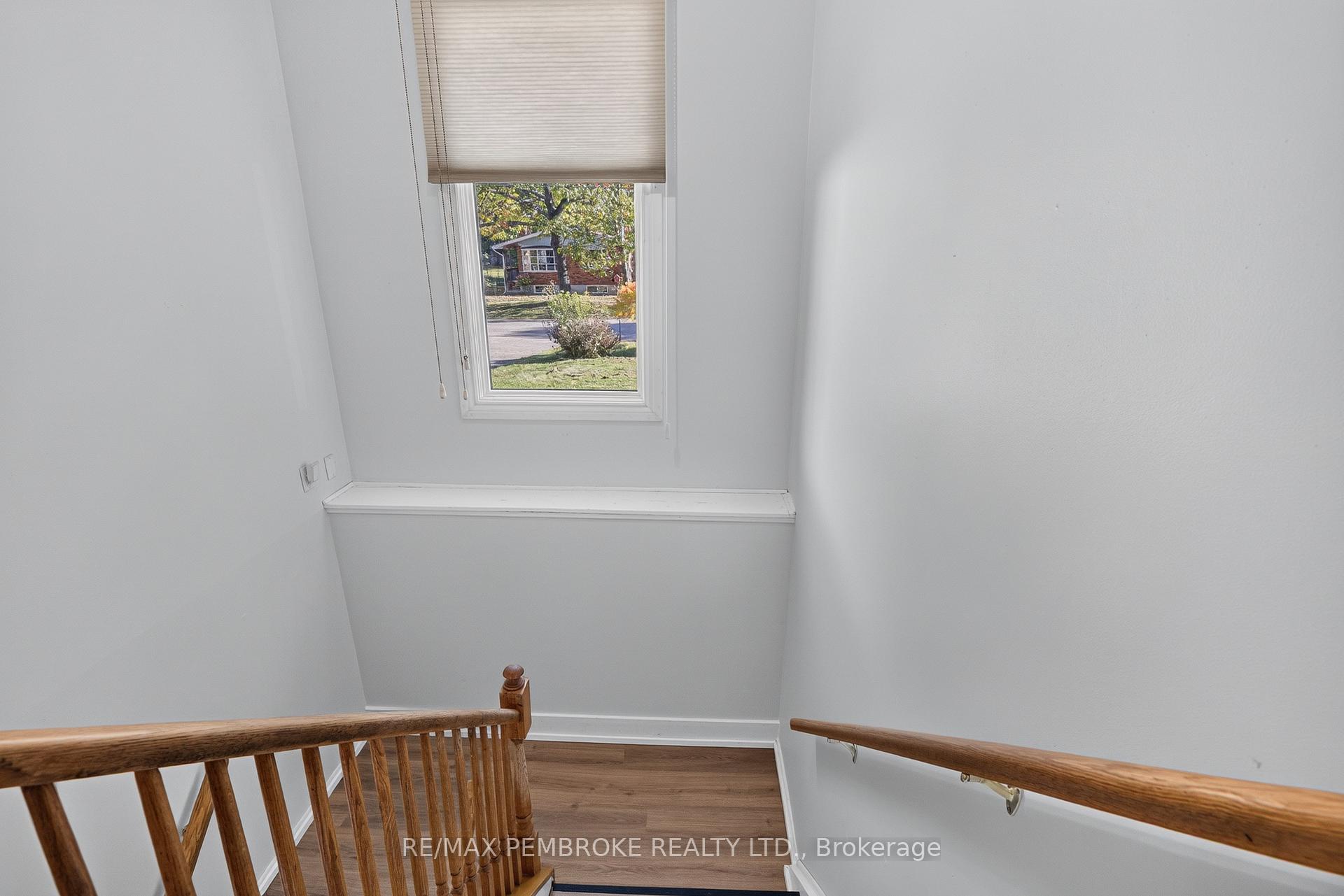 Photo 28 of 14 Roy Street, Petawawa, Petawawa — HOMEH