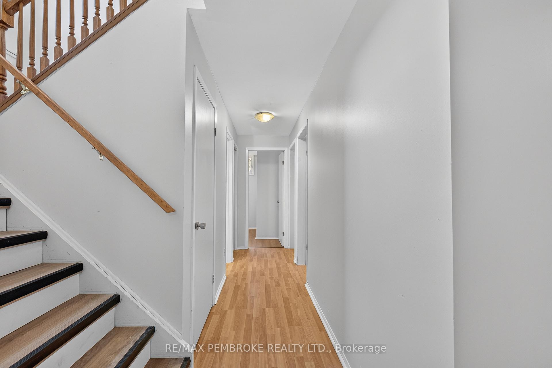Photo 29 of 14 Roy Street, Petawawa, Petawawa — HOMEH