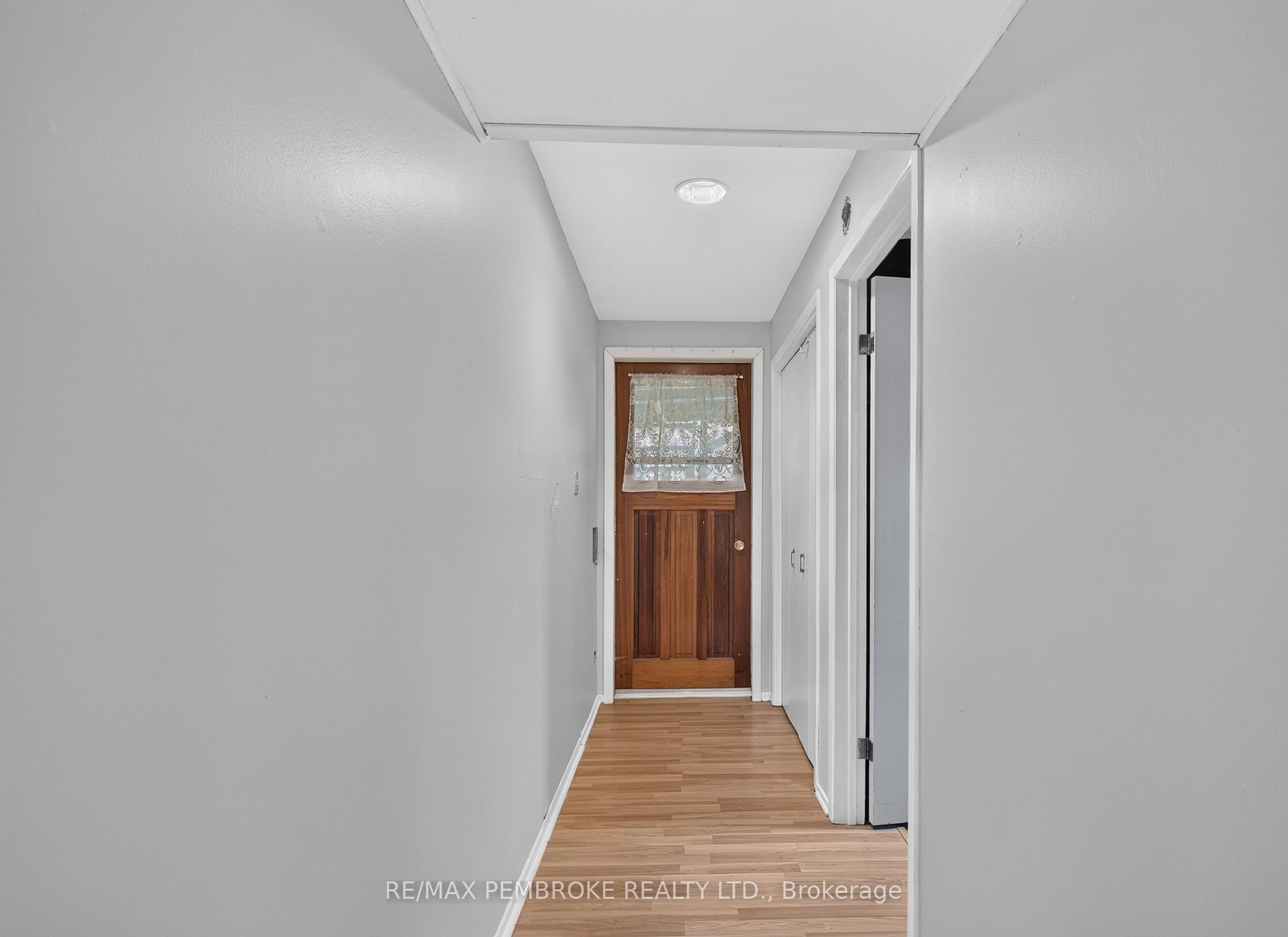 Photo 30 of 14 Roy Street, Petawawa, Petawawa — HOMEH