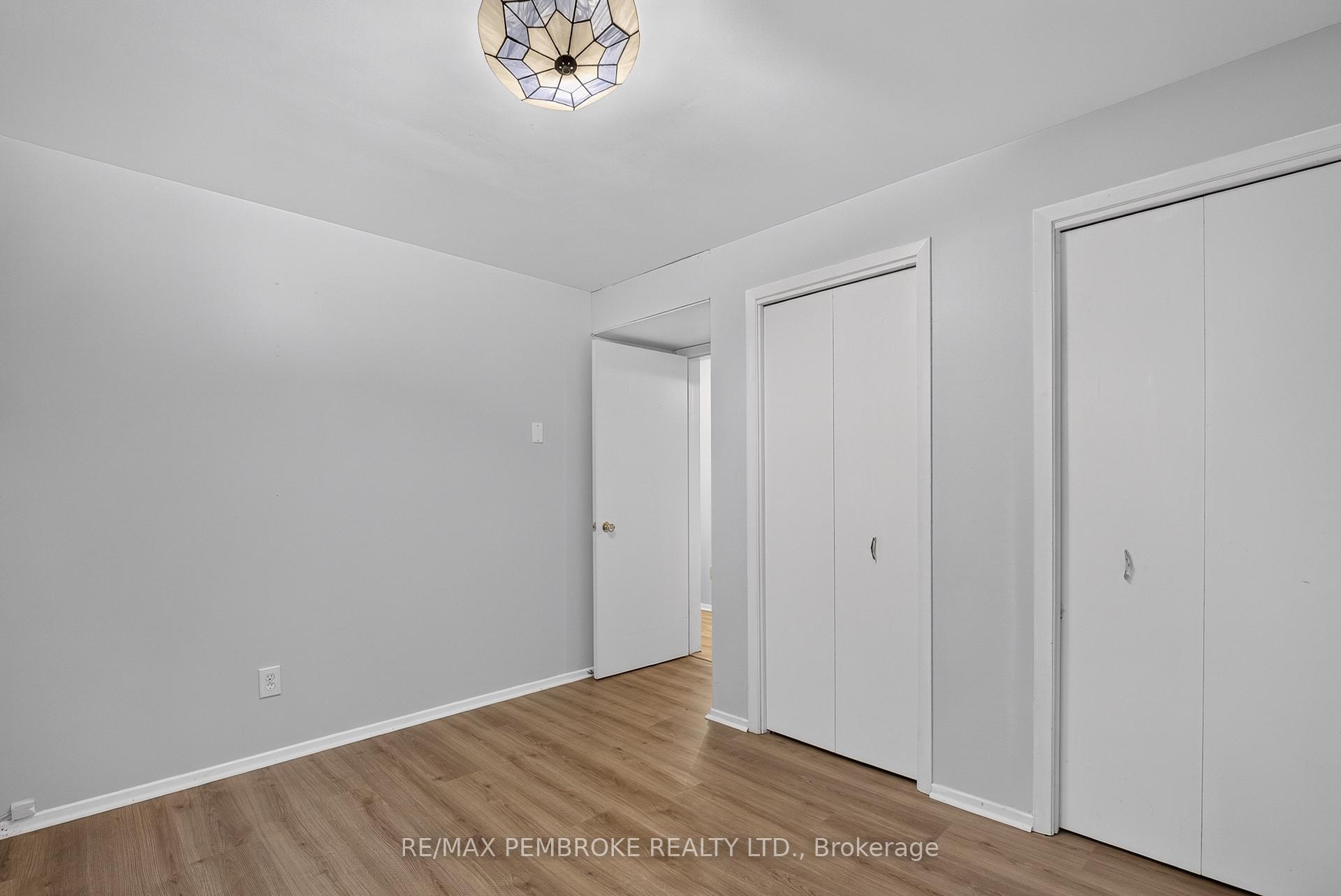 Photo 40 of 14 Roy Street, Petawawa, Petawawa — HOMEH