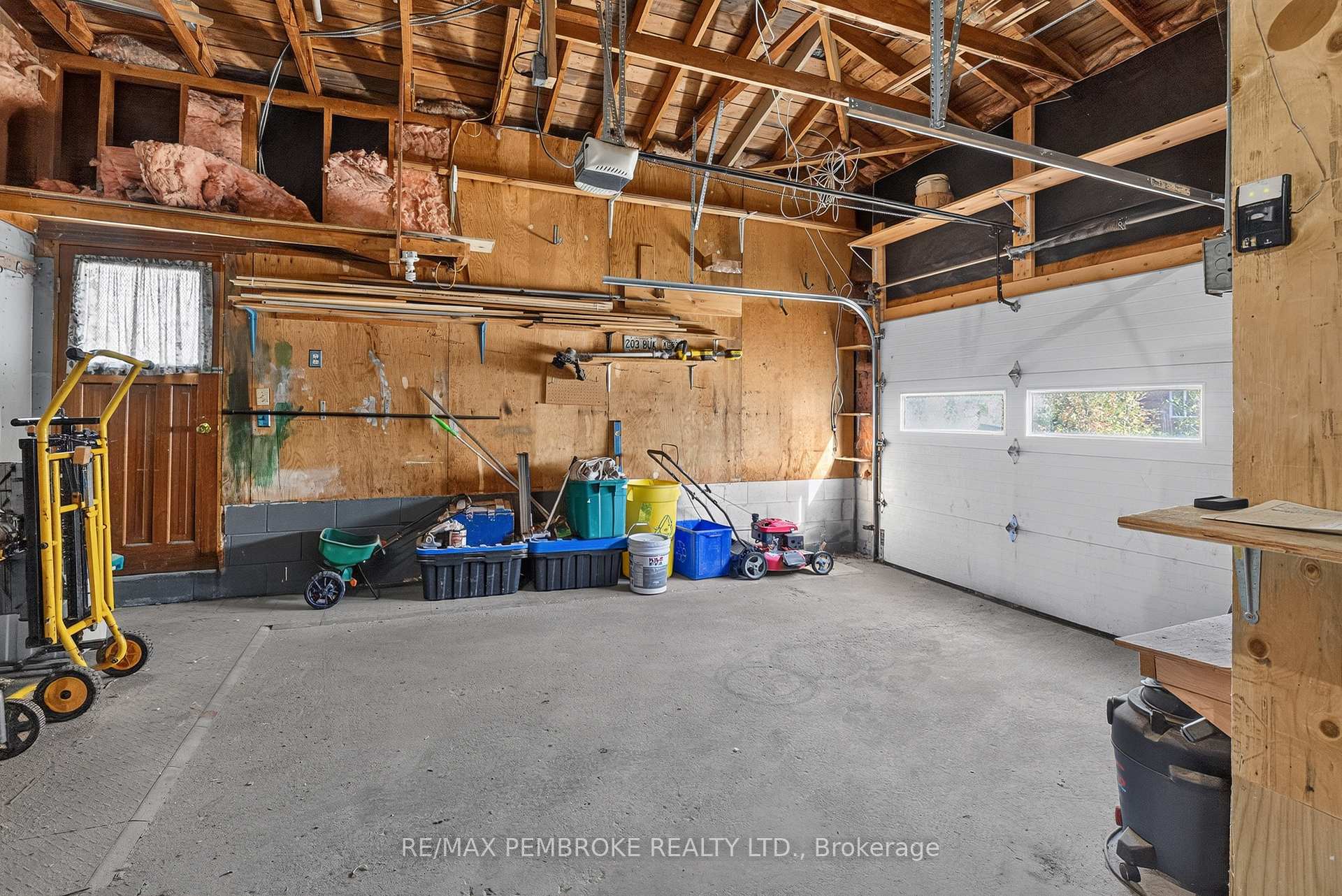 Photo 43 of 14 Roy Street, Petawawa, Petawawa — HOMEH