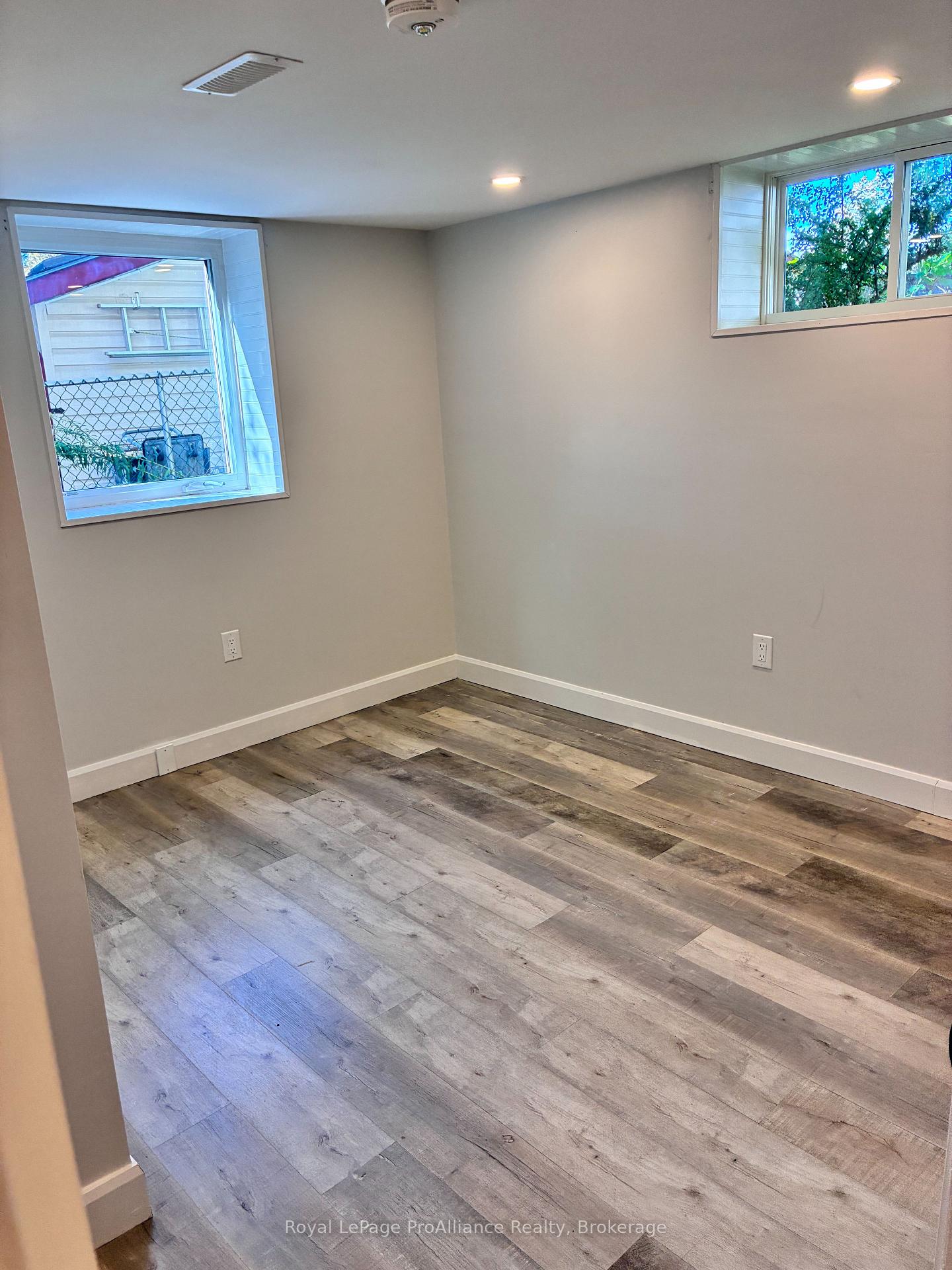 Photo 7 of Unit B, 44 North Park Gardens, Belleville, Belleville Ward — HOMEH