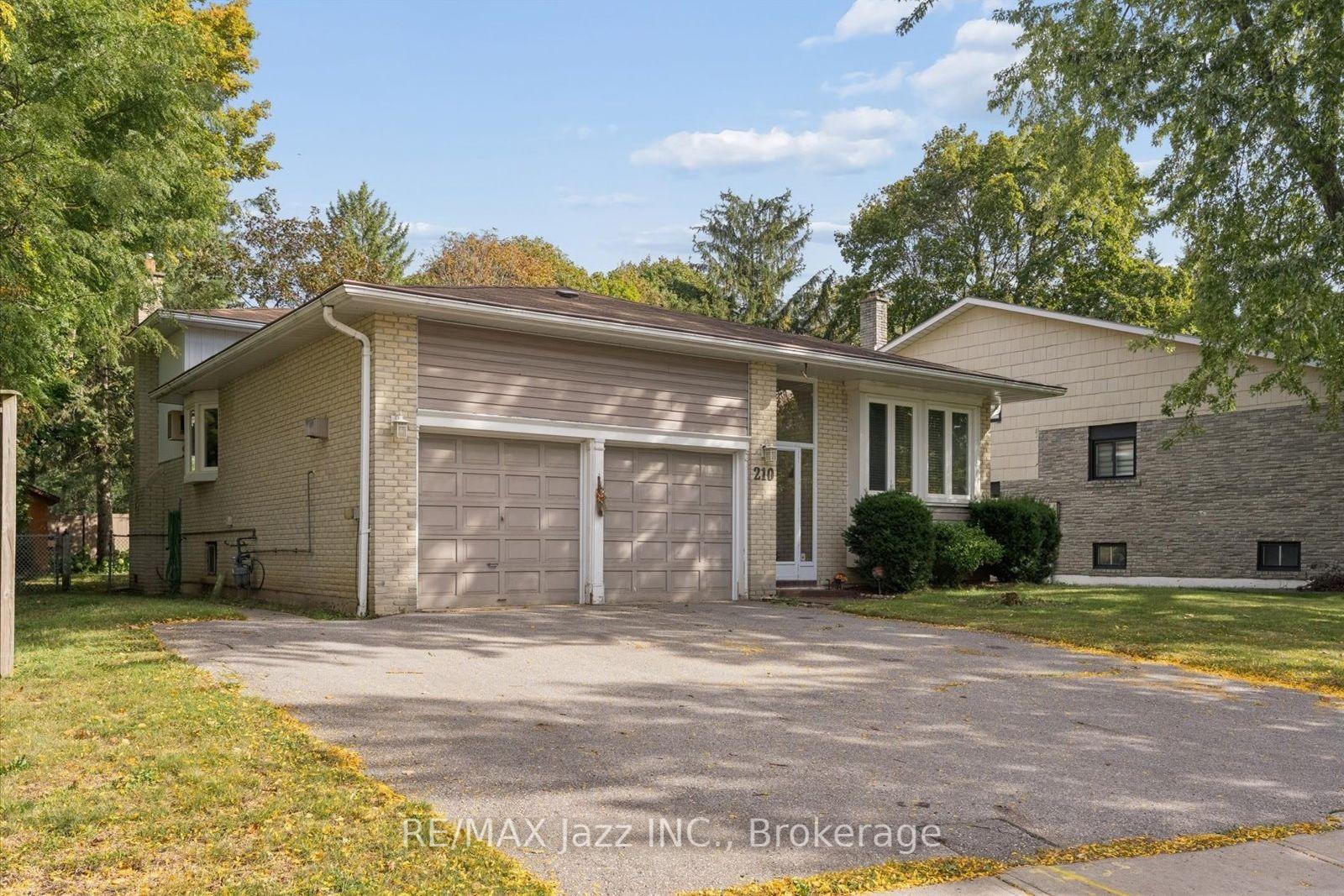 Photo 4 of 210 Murray Drive, Aurora, Aurora Highlands — HOMEH