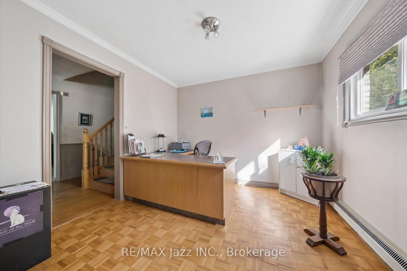 Photo 12 of 210 Murray Drive, Aurora, Aurora Highlands — HOMEH