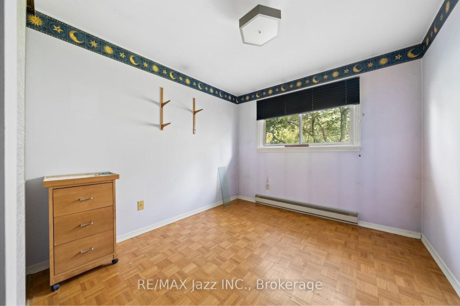 Photo 22 of 210 Murray Drive, Aurora, Aurora Highlands — HOMEH