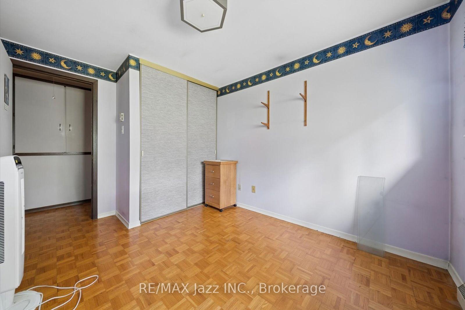 Photo 23 of 210 Murray Drive, Aurora, Aurora Highlands — HOMEH