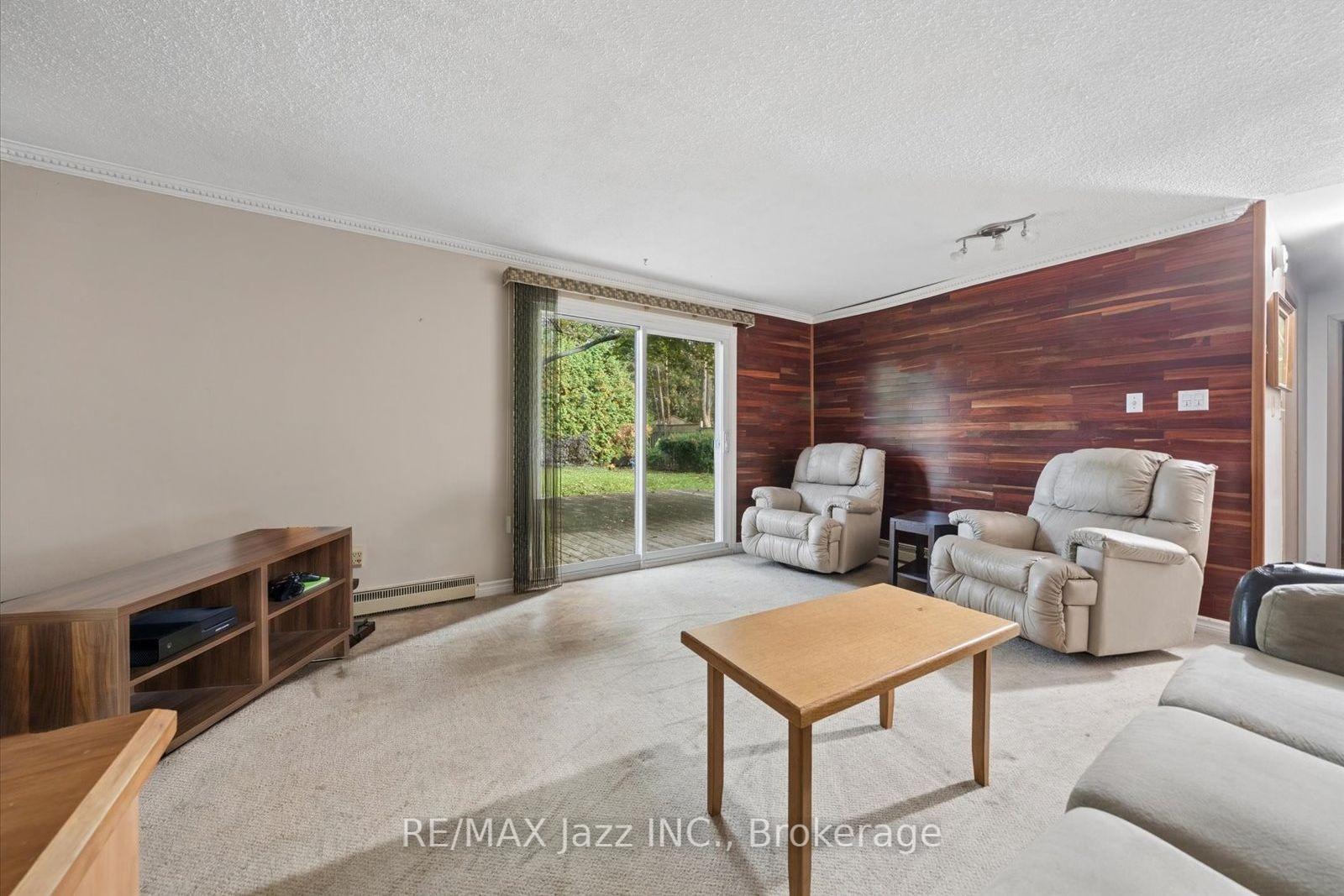 Photo 27 of 210 Murray Drive, Aurora, Aurora Highlands — HOMEH