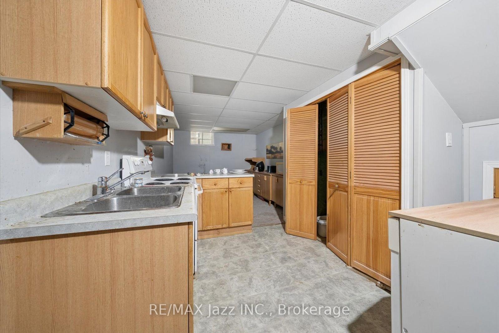 Photo 32 of 210 Murray Drive, Aurora, Aurora Highlands — HOMEH