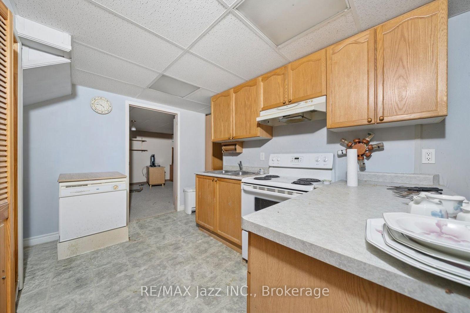 Photo 33 of 210 Murray Drive, Aurora, Aurora Highlands — HOMEH