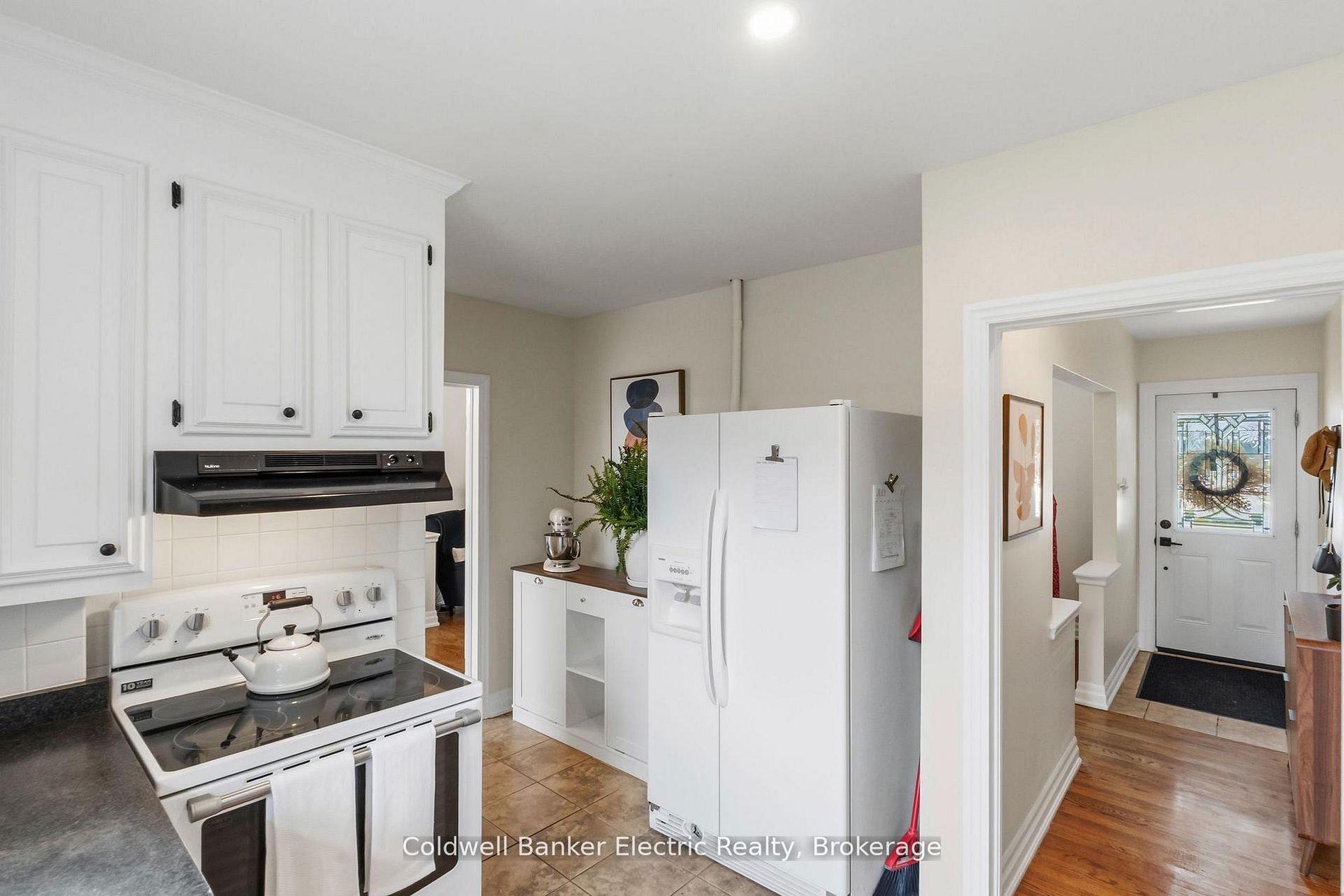 Photo 10 of 326 Cochrane Street, Whitby, Rural Whitby — HOMEH