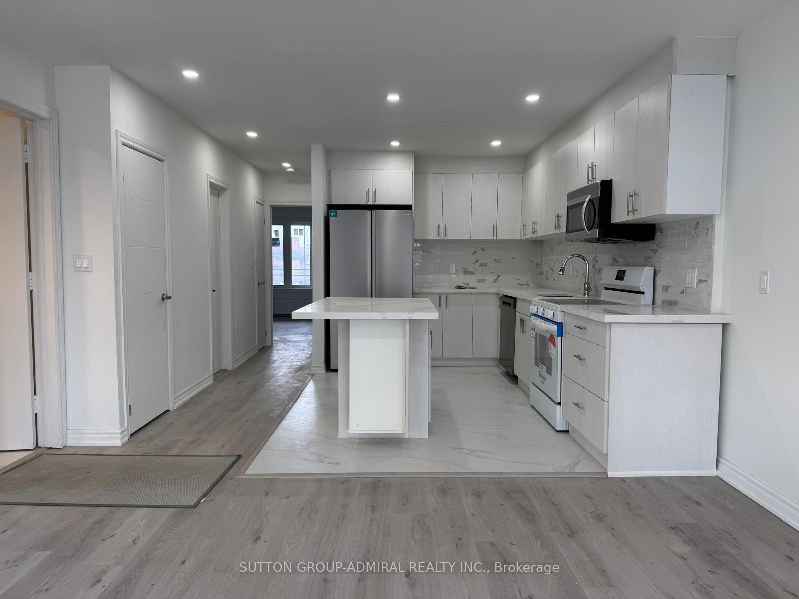 Photo 4 of Unit Upper, 2986A Dufferin Street, North York, Yorkdale-Glen Park — HOMEH