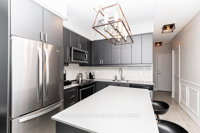 Photo 4 of Unit LPH16, 7895 Jane Street, Vaughan, Concord — HOMEH