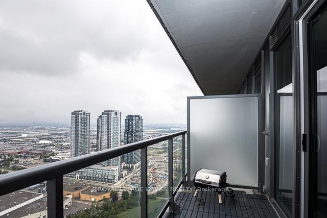 Photo 13 of Unit LPH16, 7895 Jane Street, Vaughan, Concord — HOMEH