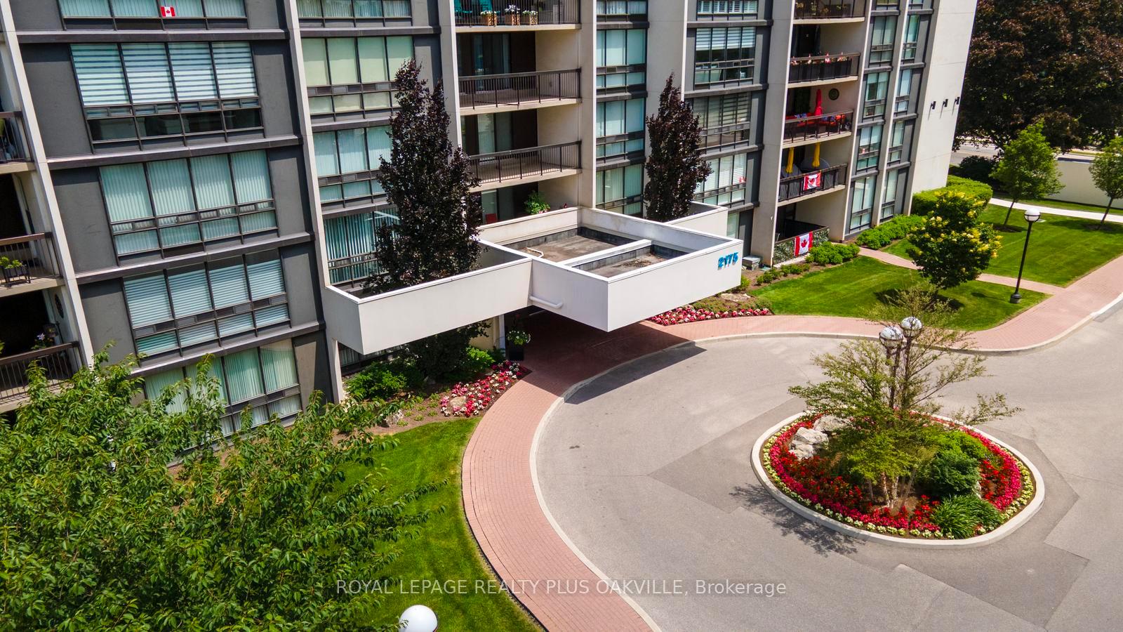 Photo 2 of Unit 102, 2175 Marine Drive, Oakville, Bronte — HOMEH