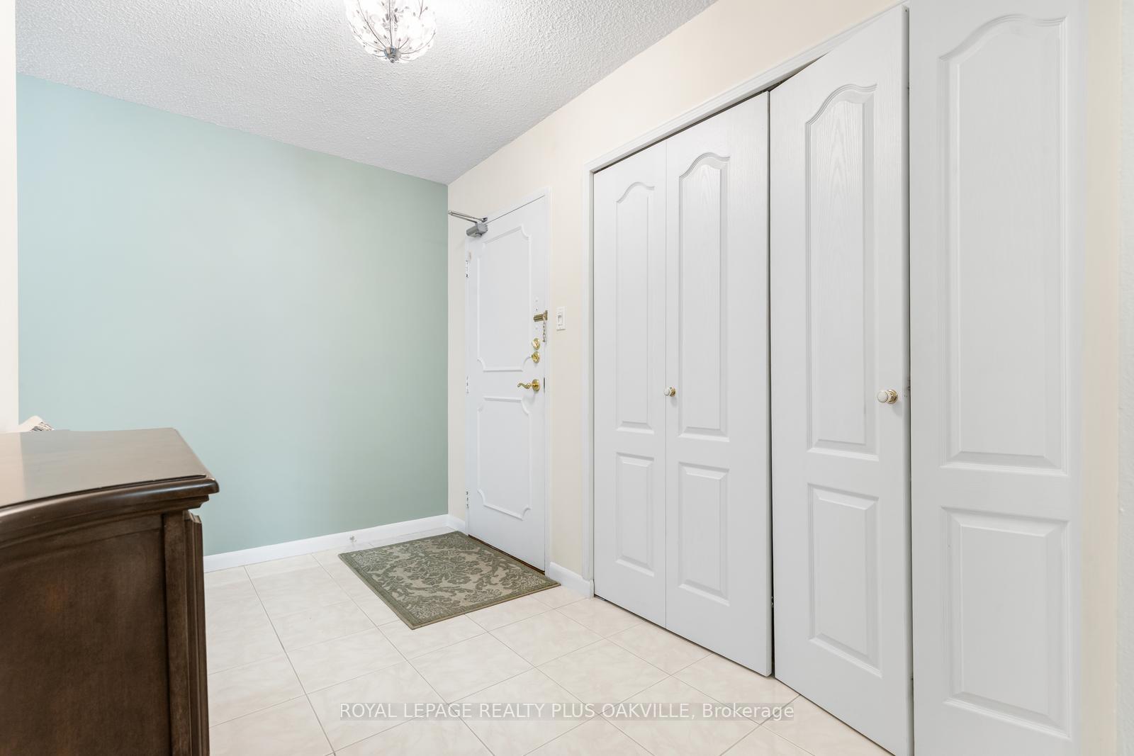 Photo 3 of Unit 102, 2175 Marine Drive, Oakville, Bronte — HOMEH