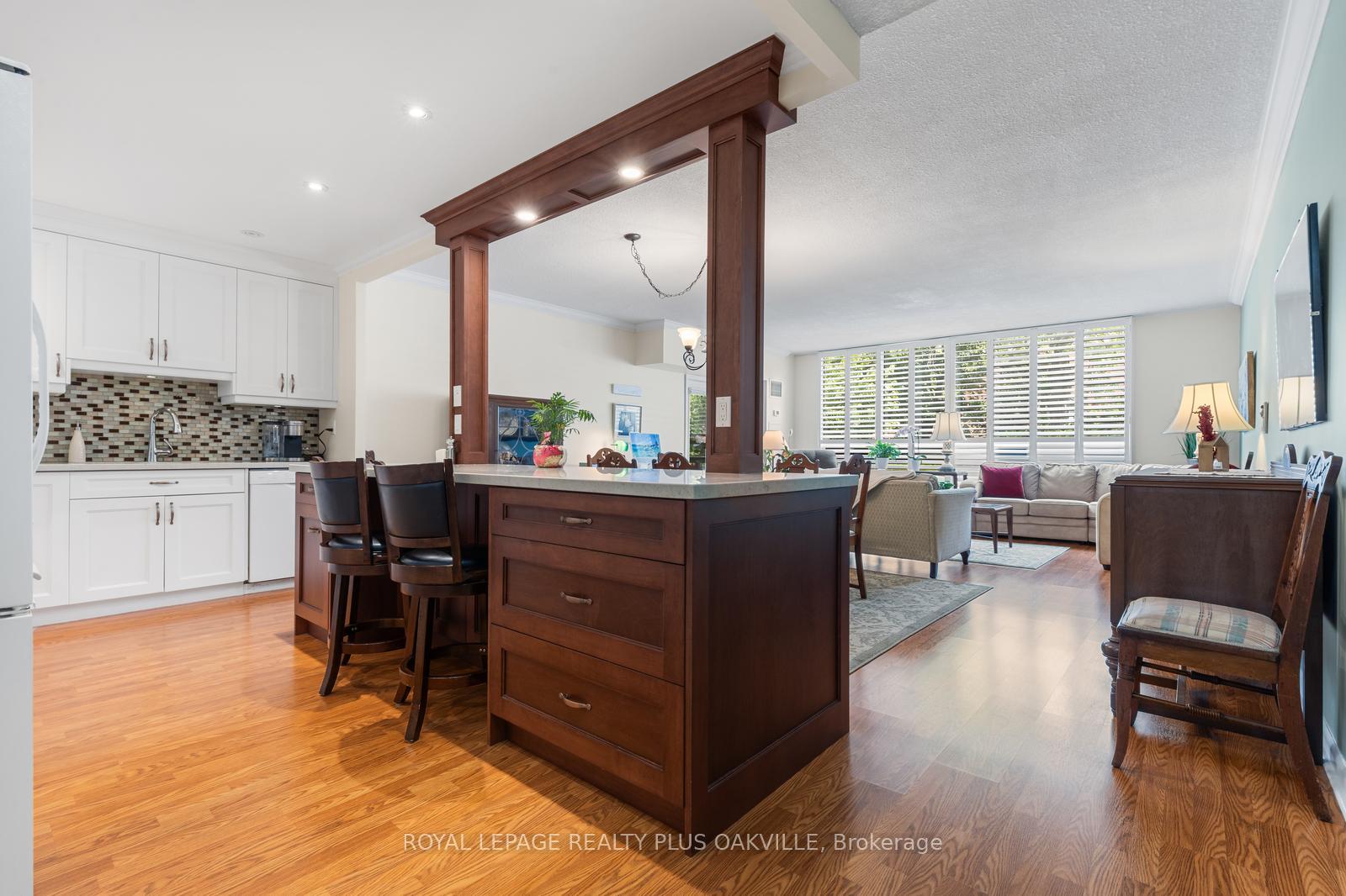 Photo 4 of Unit 102, 2175 Marine Drive, Oakville, Bronte — HOMEH