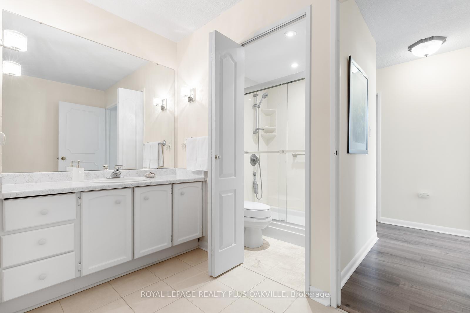 Photo 18 of Unit 102, 2175 Marine Drive, Oakville, Bronte — HOMEH