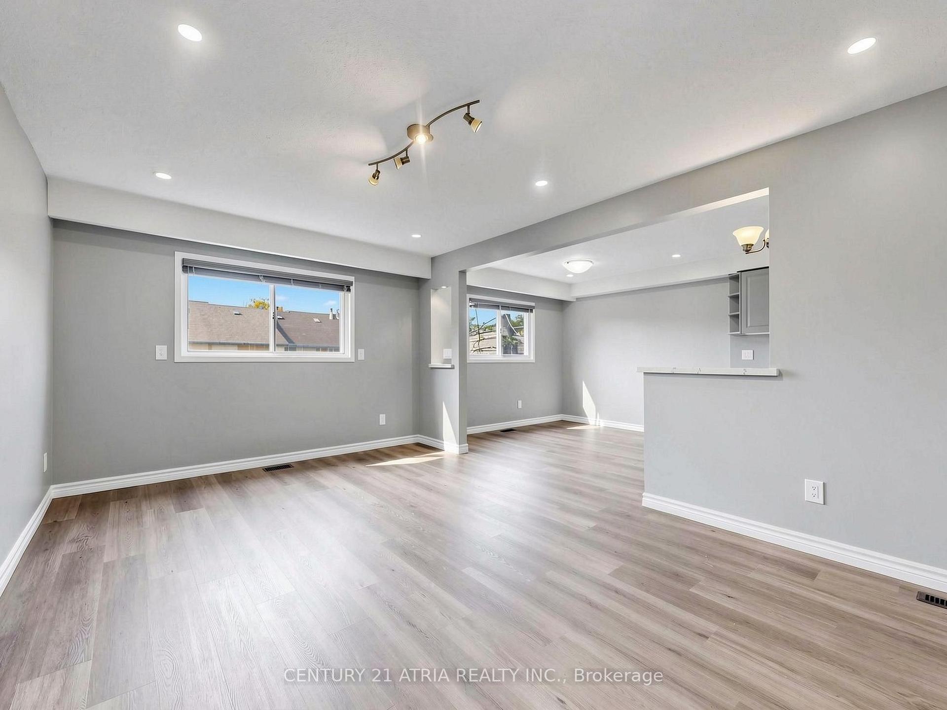 Photo 4 of 34 Haven Hill Square, Scarborough, Agincourt North — HOMEH