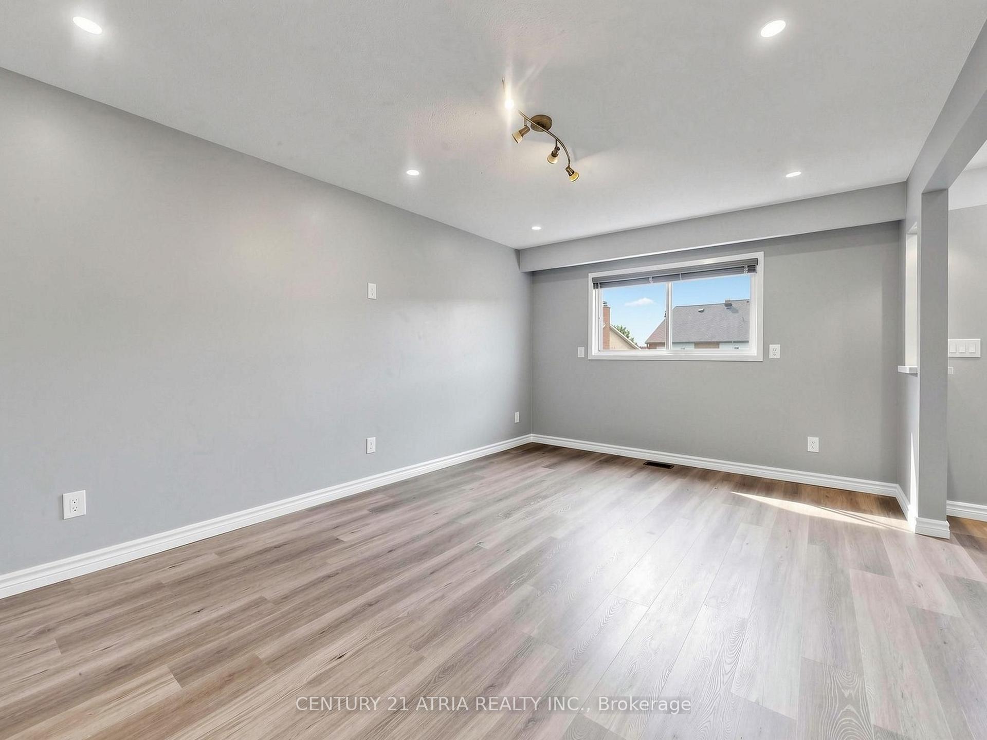 Photo 5 of 34 Haven Hill Square, Scarborough, Agincourt North — HOMEH