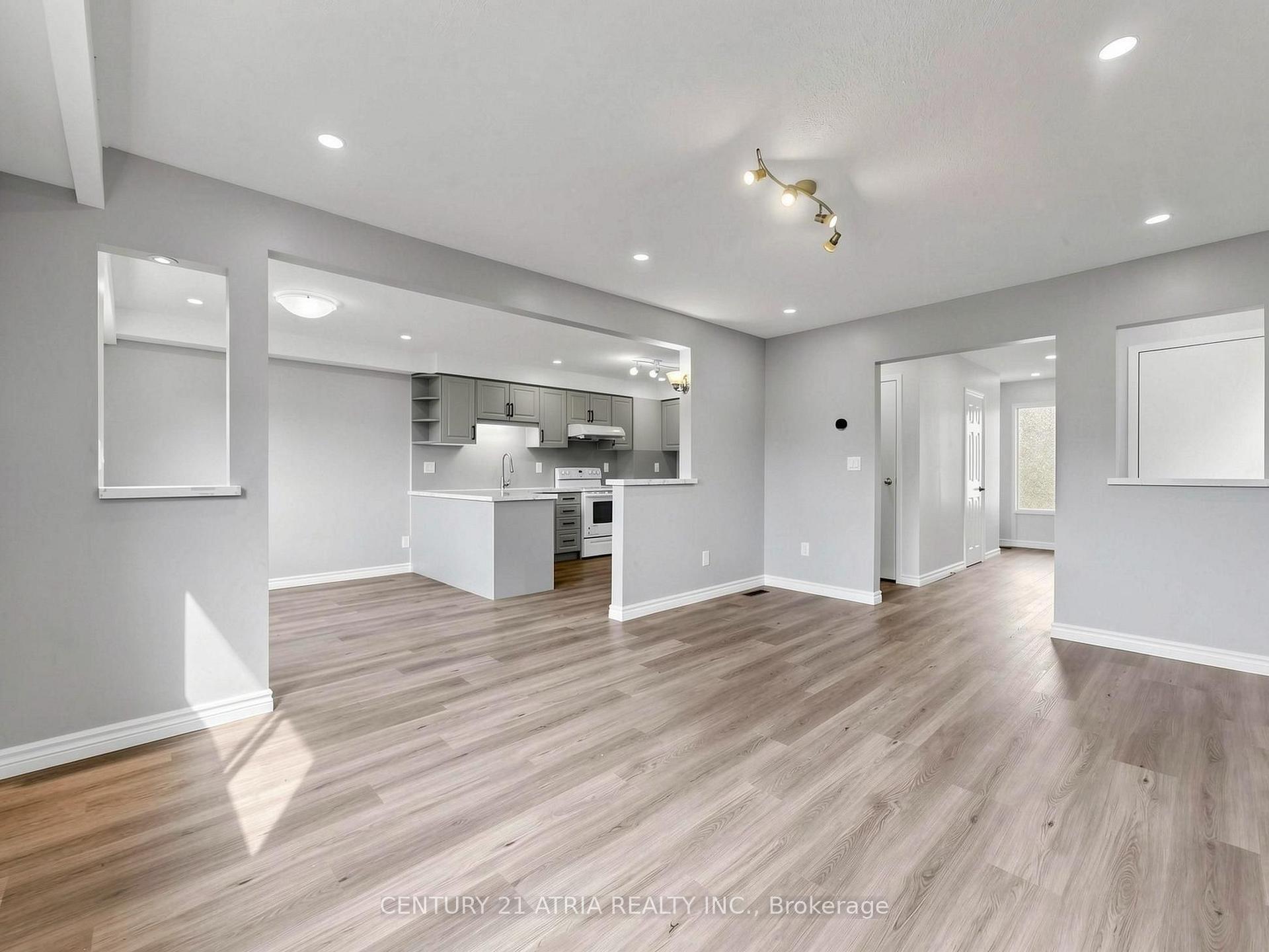Photo 7 of 34 Haven Hill Square, Scarborough, Agincourt North — HOMEH