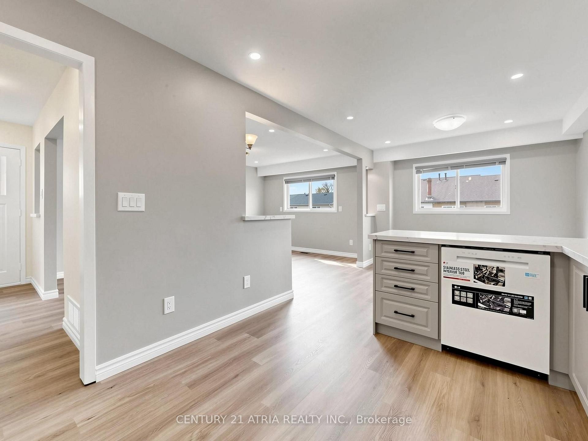 Photo 14 of 34 Haven Hill Square, Scarborough, Agincourt North — HOMEH