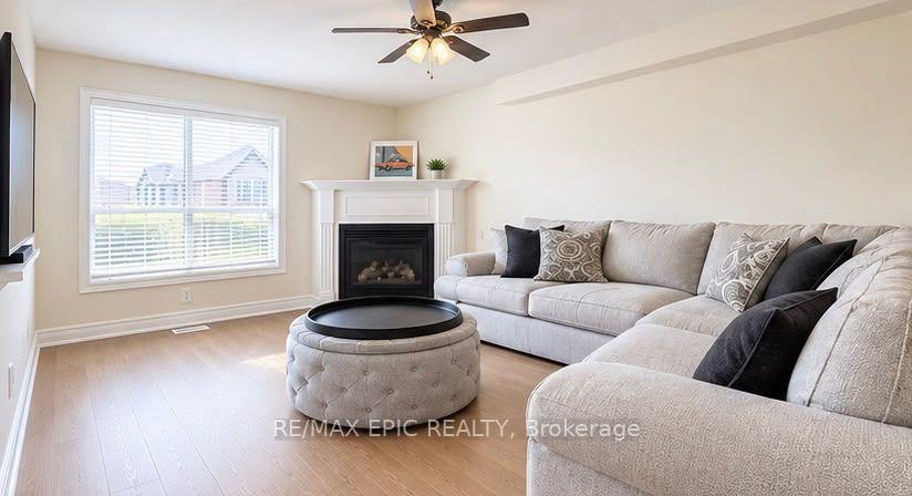 Photo 2 of 38 Wyndham Circle, Georgina, Sutton & Jackson's Point — HOMEH