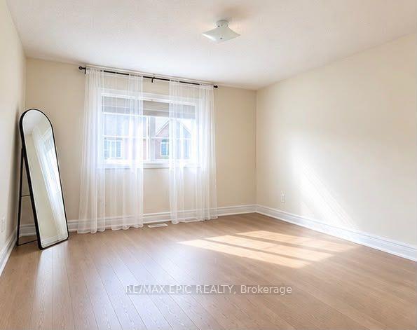 Photo 5 of 38 Wyndham Circle, Georgina, Sutton & Jackson's Point — HOMEH