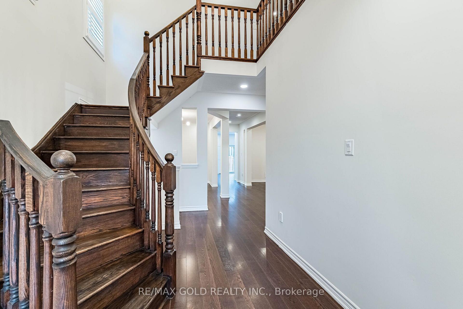 Photo 6 of 17 Lola Crescent, Brampton, Northwest Brampton — HOMEH