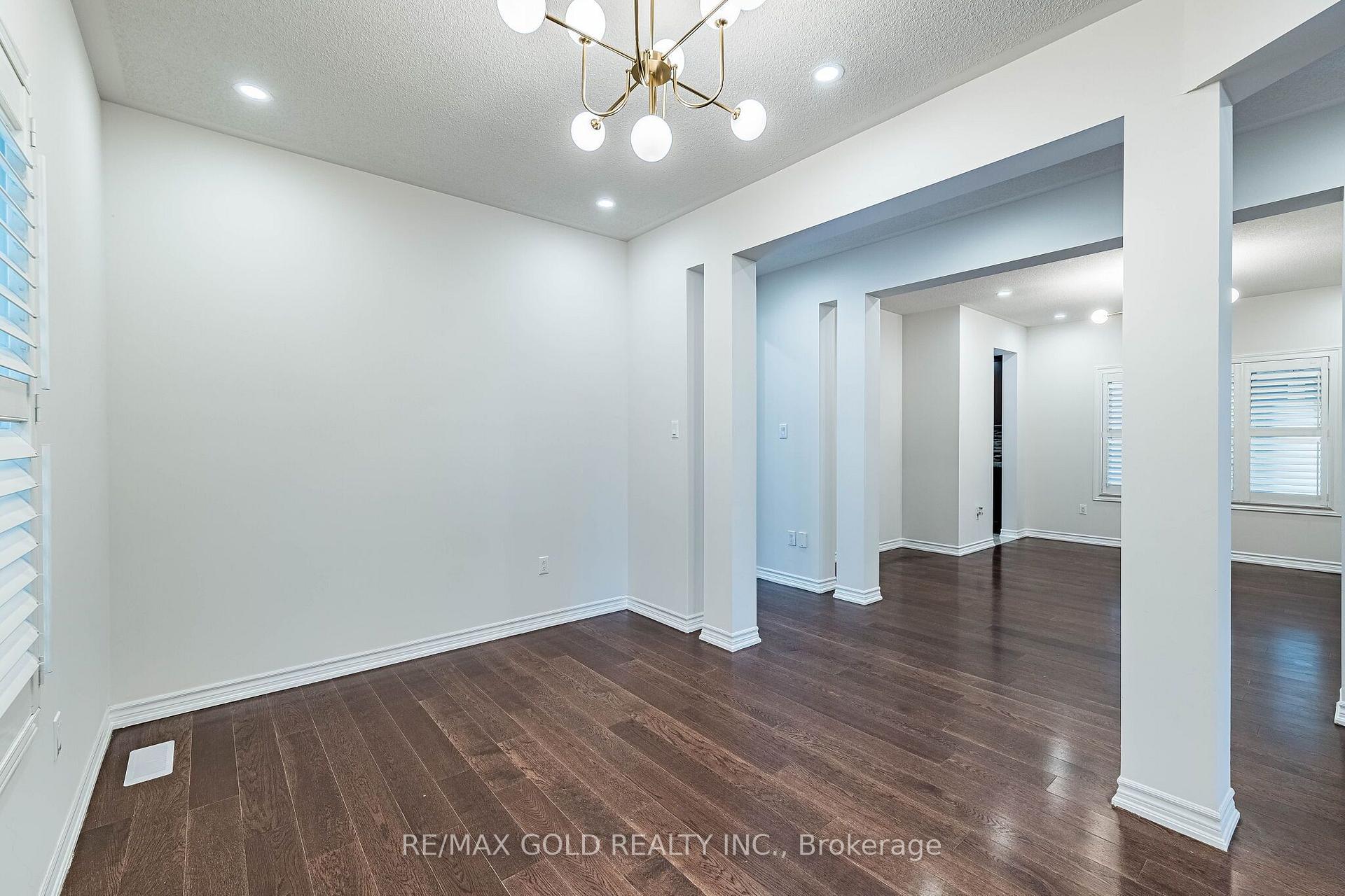 Photo 7 of 17 Lola Crescent, Brampton, Northwest Brampton — HOMEH