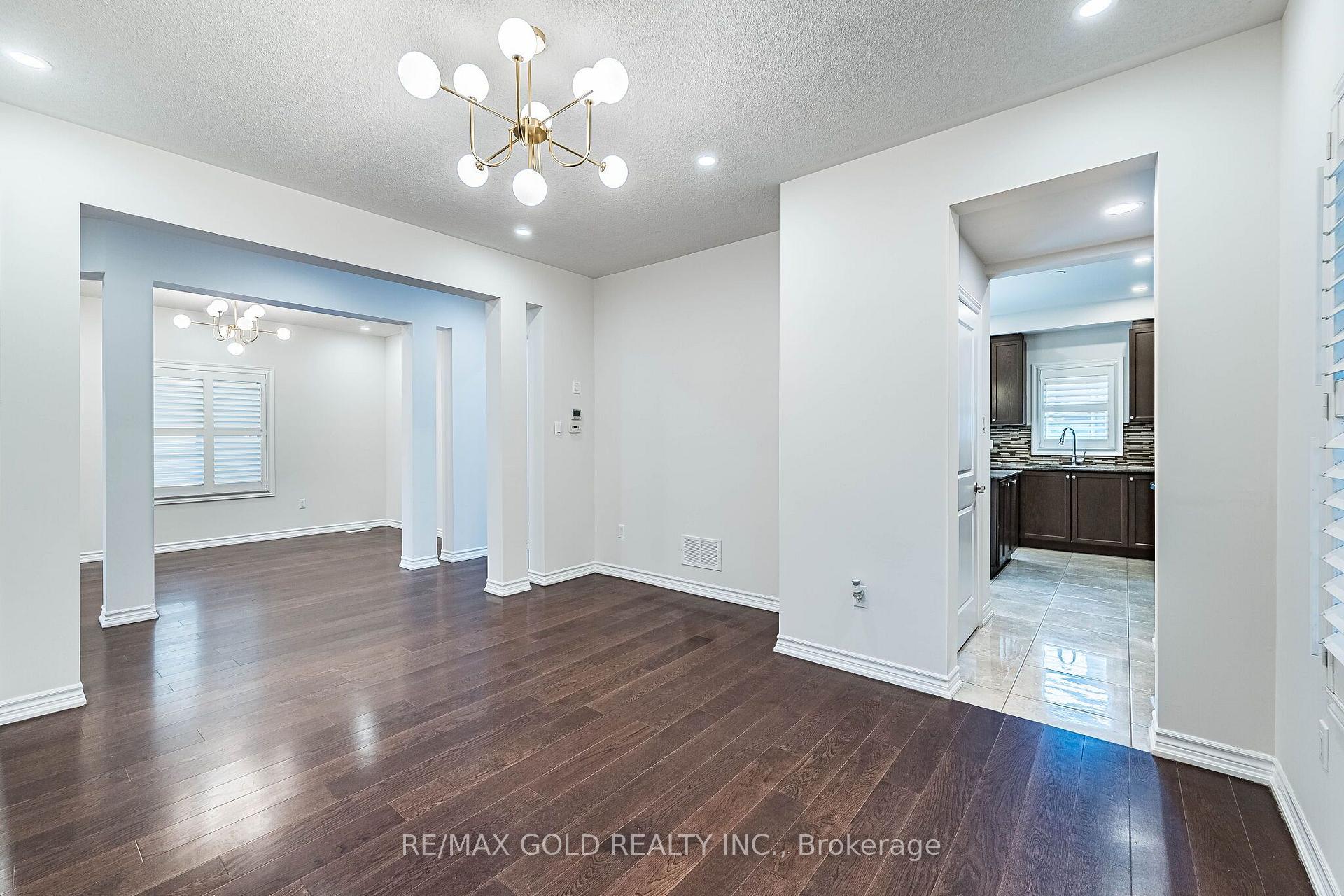 Photo 9 of 17 Lola Crescent, Brampton, Northwest Brampton — HOMEH