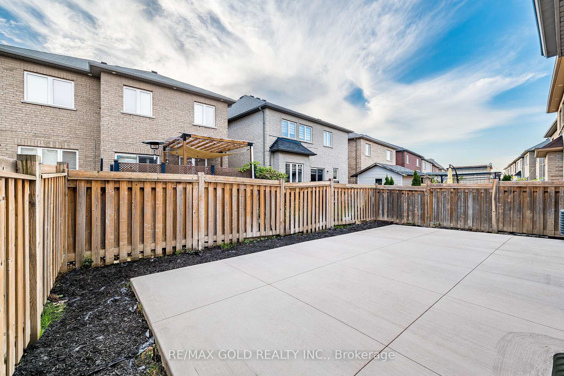 Photo 35 of 17 Lola Crescent, Brampton, Northwest Brampton — HOMEH