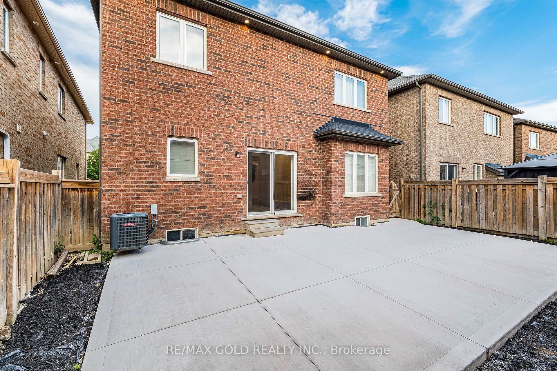 Photo 37 of 17 Lola Crescent, Brampton, Northwest Brampton — HOMEH