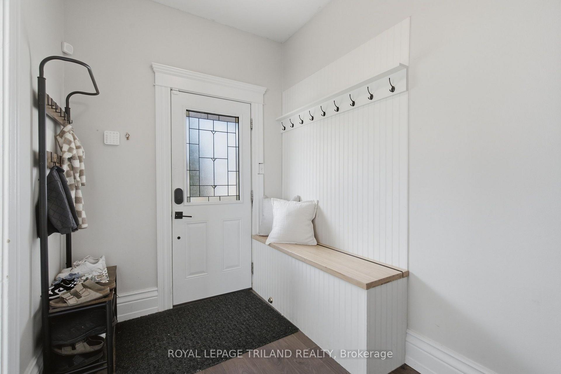 Photo 3 of 54 Hume Street, London, East M — HOMEH