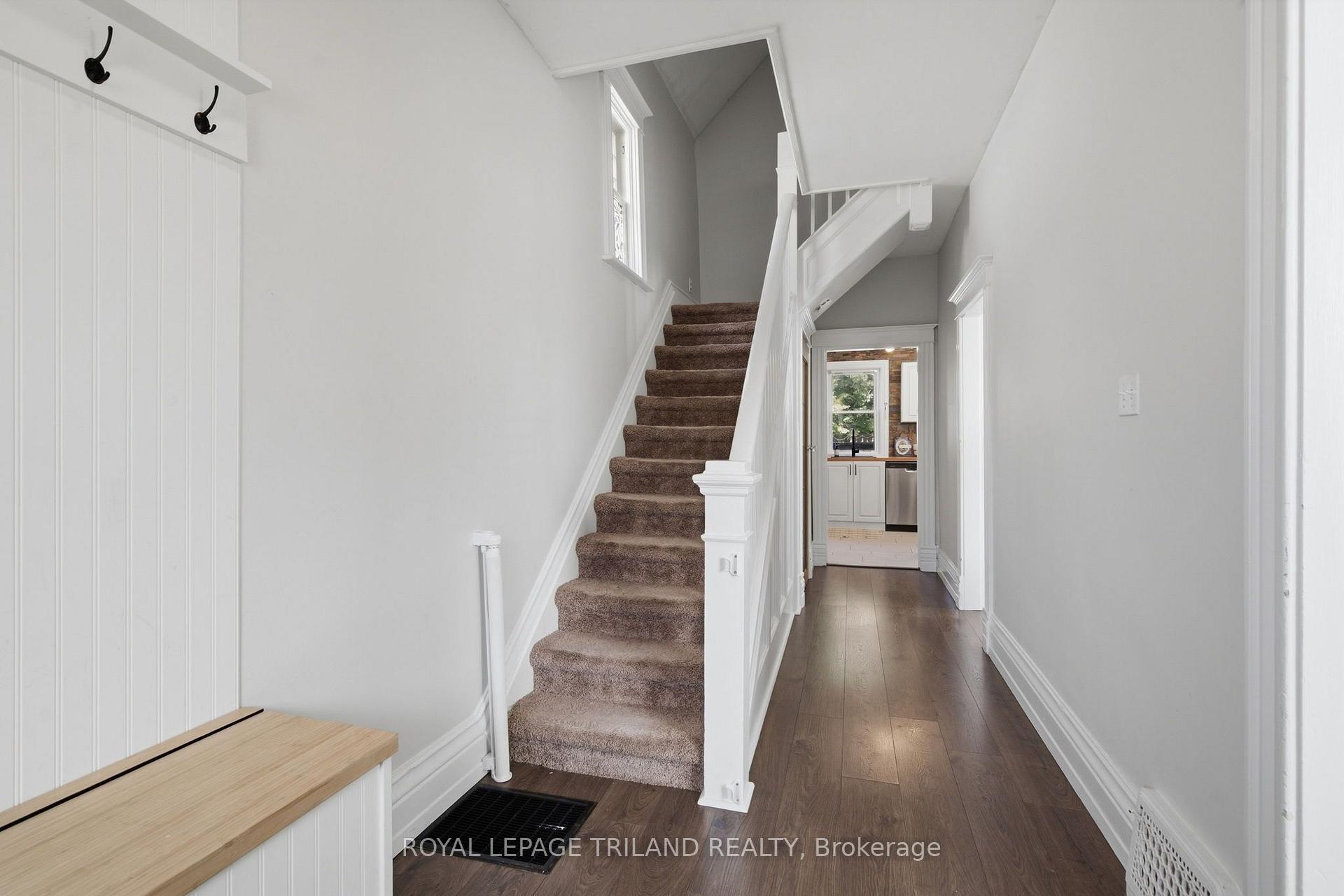 Photo 4 of 54 Hume Street, London, East M — HOMEH
