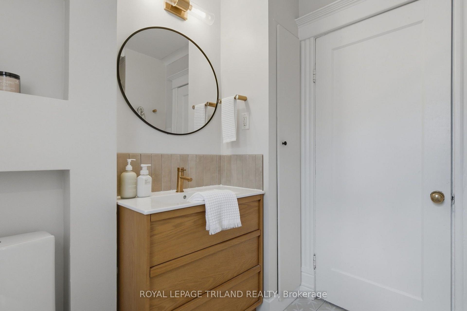 Photo 21 of 54 Hume Street, London, East M — HOMEH
