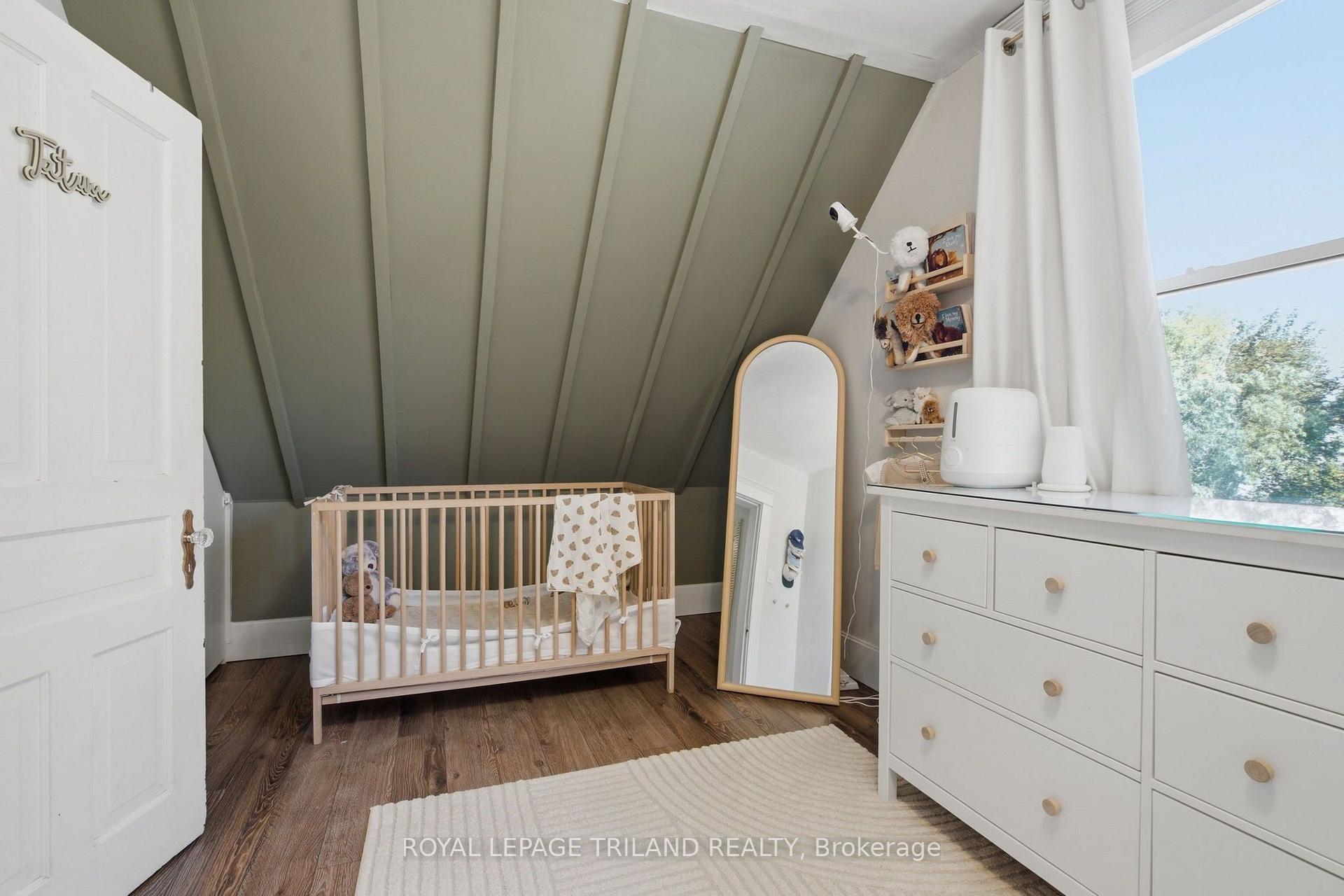 Photo 31 of 54 Hume Street, London, East M — HOMEH