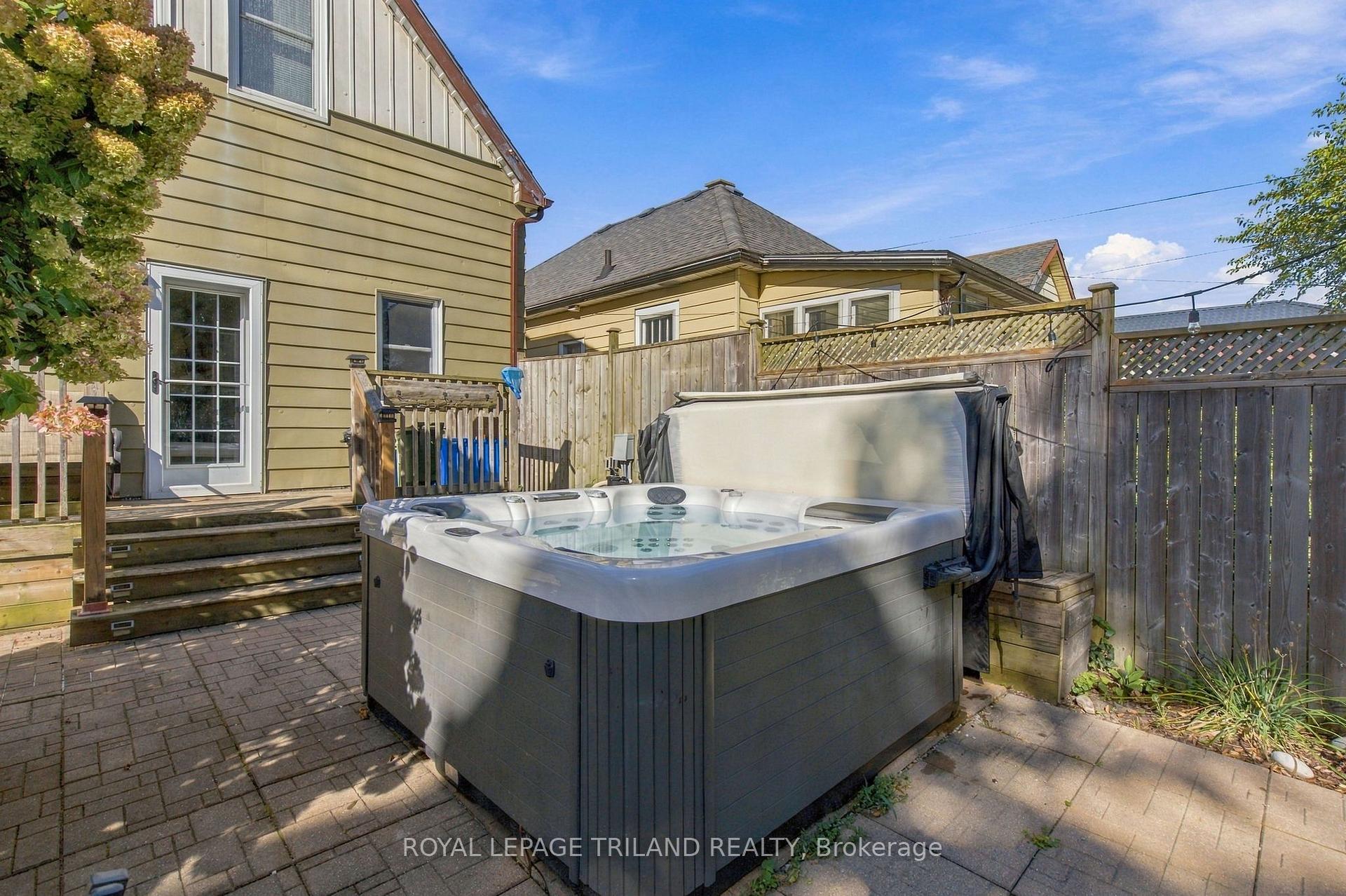 Photo 41 of 54 Hume Street, London, East M — HOMEH