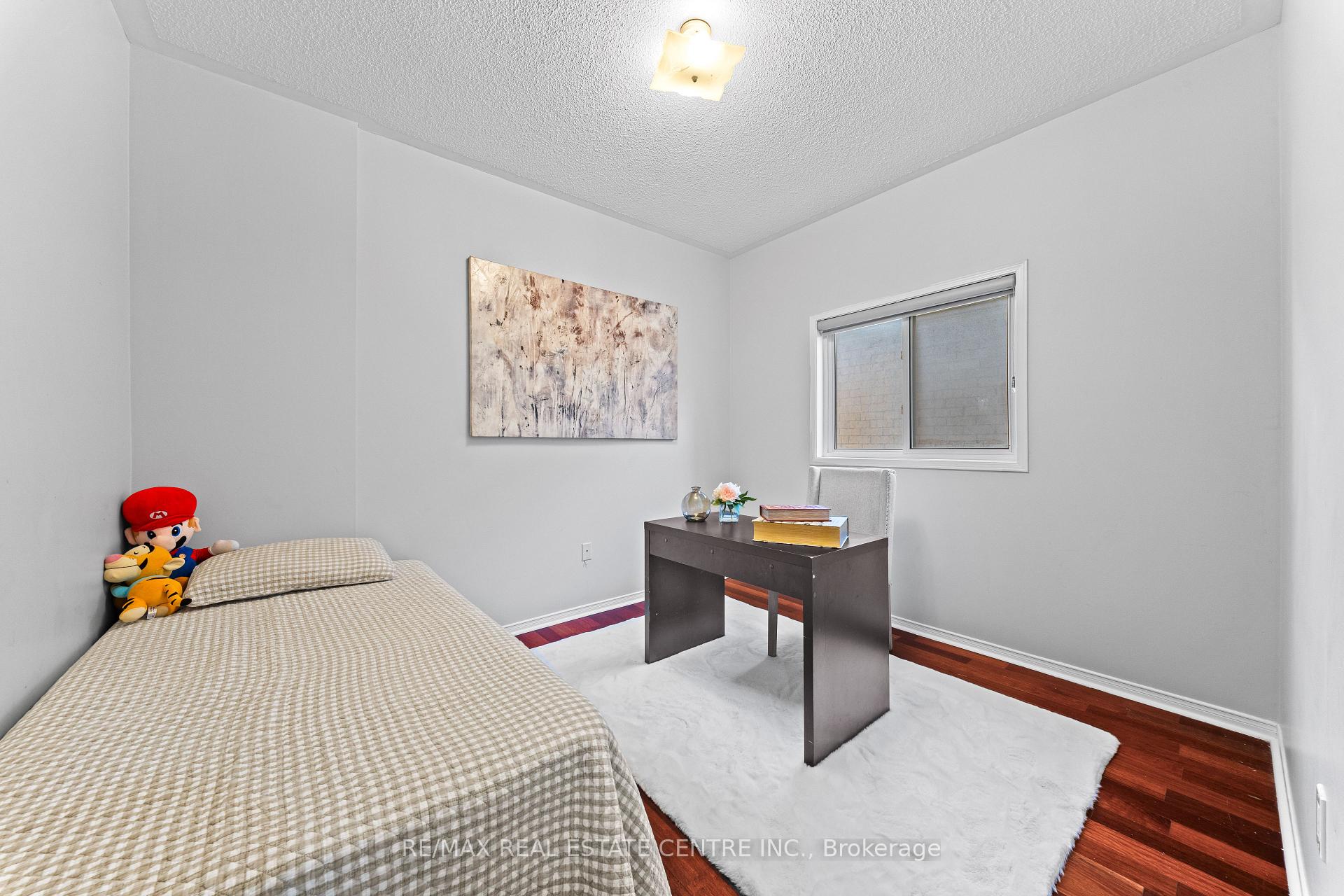 Photo 16 of 10 Midvale Road, Brampton, Fletcher's Meadow — HOMEH