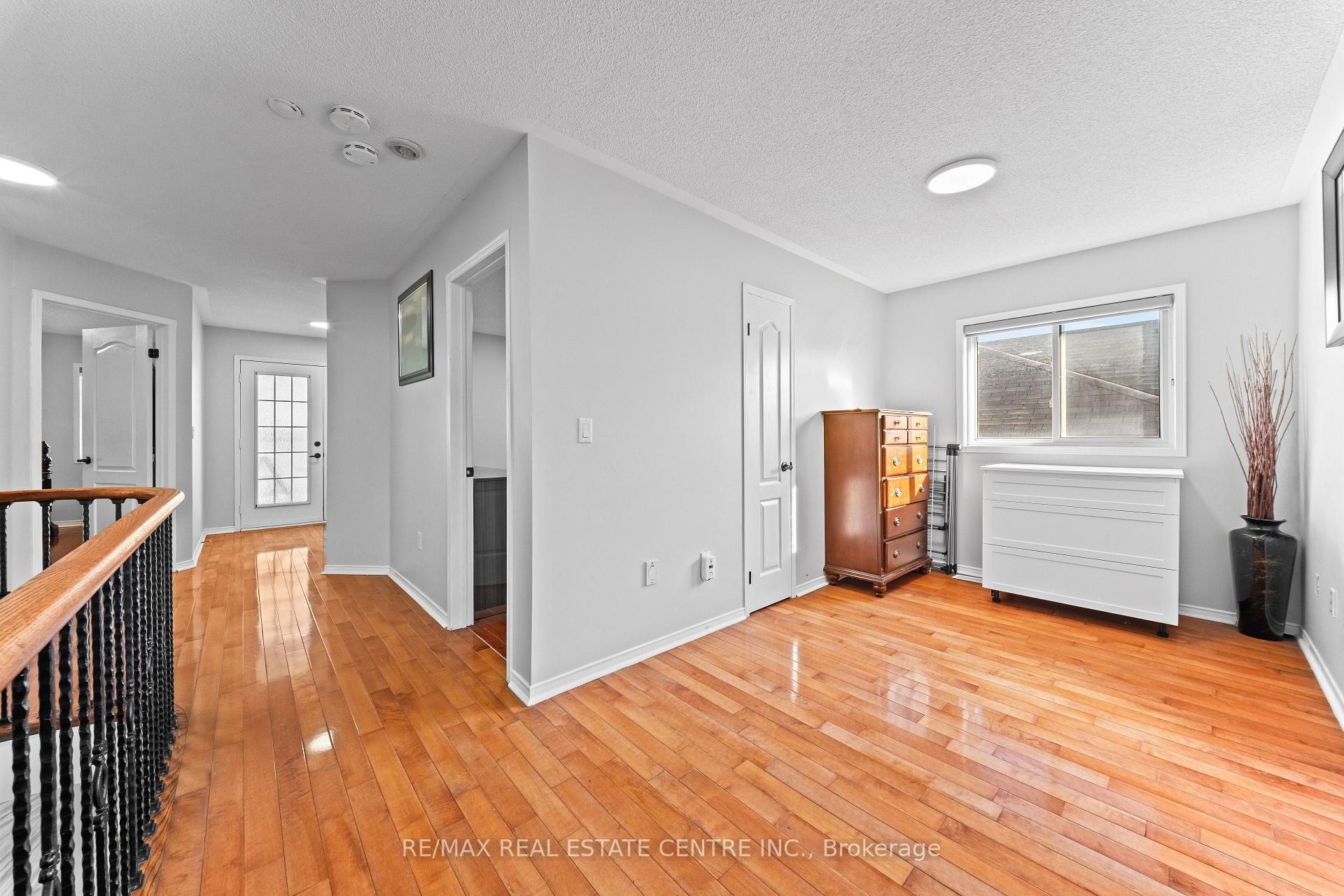Photo 19 of 10 Midvale Road, Brampton, Fletcher's Meadow — HOMEH