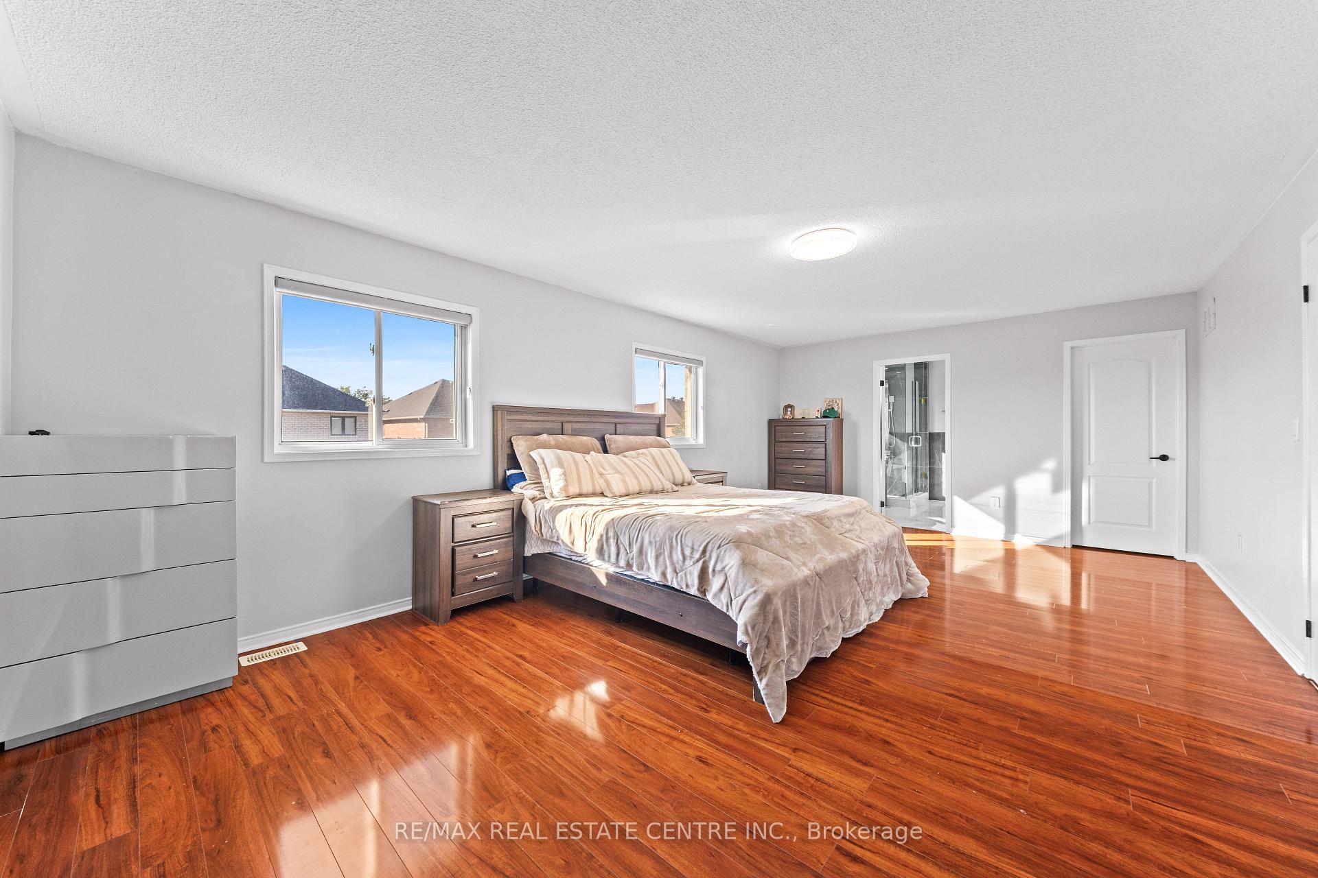 Photo 20 of 10 Midvale Road, Brampton, Fletcher's Meadow — HOMEH