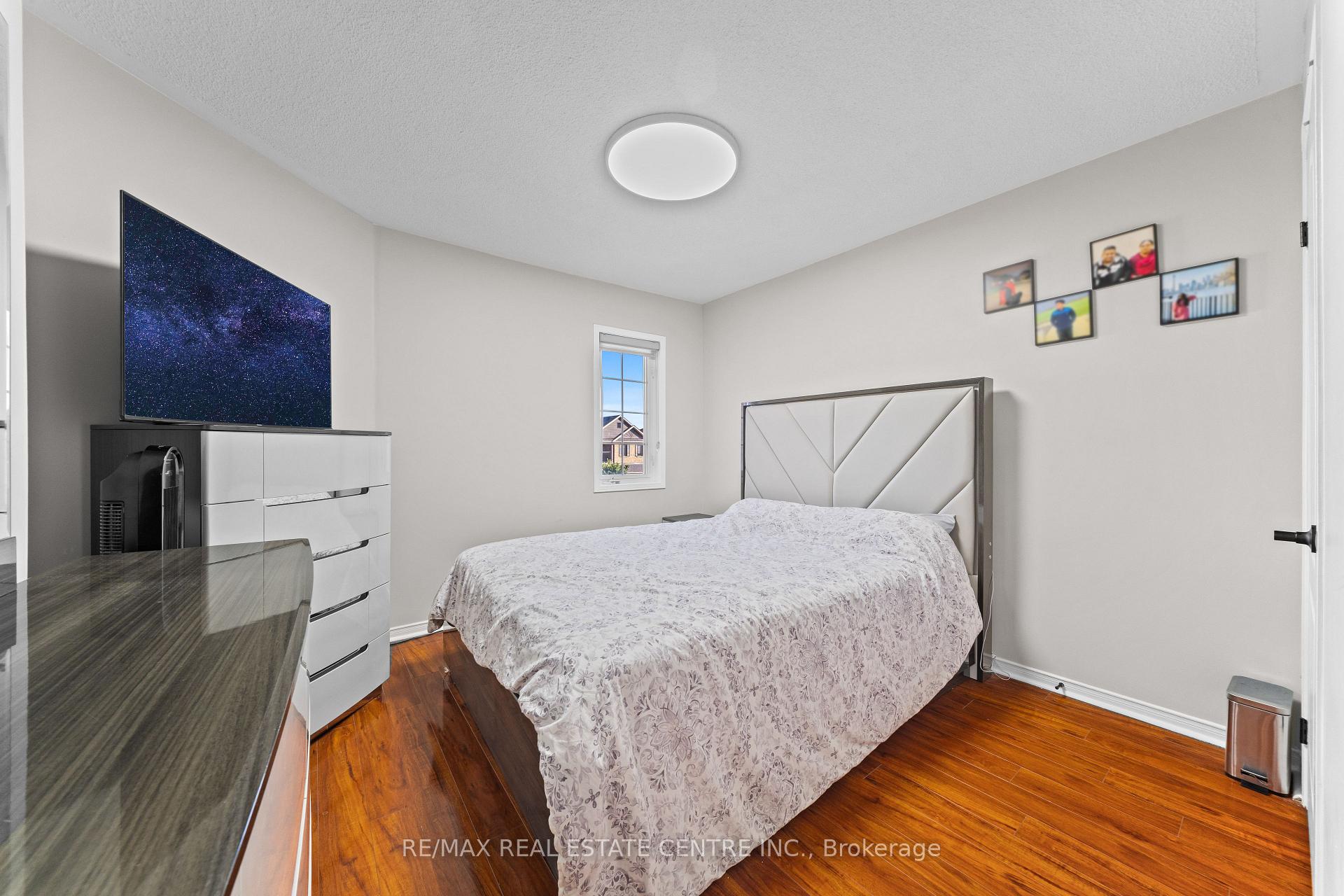Photo 23 of 10 Midvale Road, Brampton, Fletcher's Meadow — HOMEH