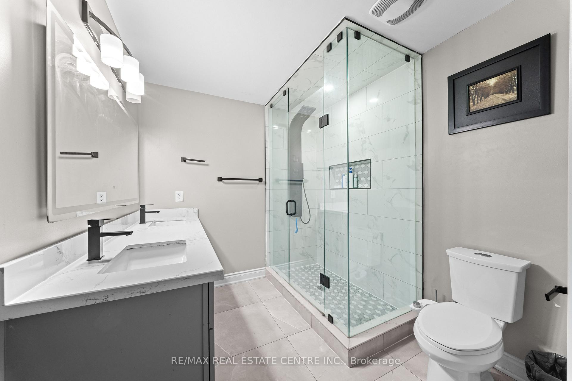 Photo 25 of 10 Midvale Road, Brampton, Fletcher's Meadow — HOMEH