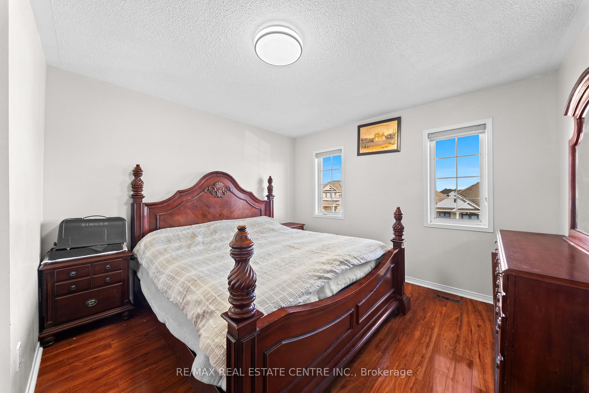Photo 26 of 10 Midvale Road, Brampton, Fletcher's Meadow — HOMEH