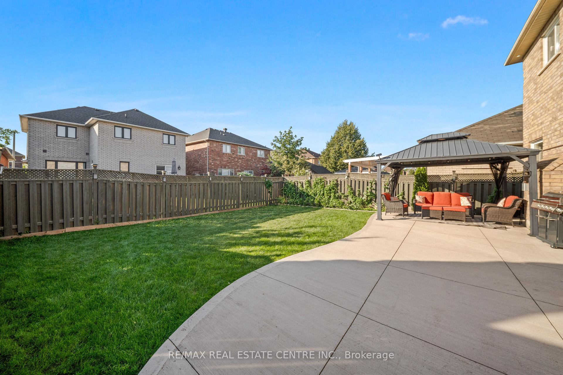 Photo 34 of 10 Midvale Road, Brampton, Fletcher's Meadow — HOMEH